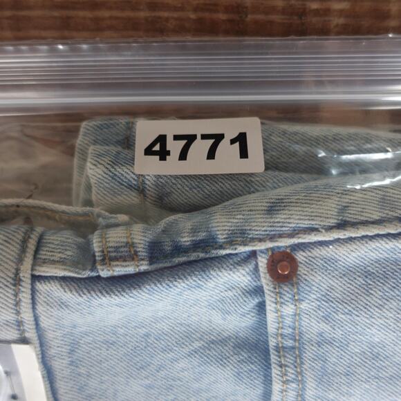 Abercrombie & Fitch Shorts Womens 8 Light Wash 4" Mom High Rise Denim Curve - Picture 11 of 11